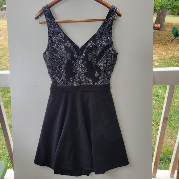 Windsor Women's Dress SZ 5 Natural Sequin Prom Homecoming Cocktail Party - Picture 1 of 12